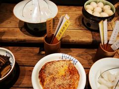 -帅巴人舅母子腊蹄民俗村
