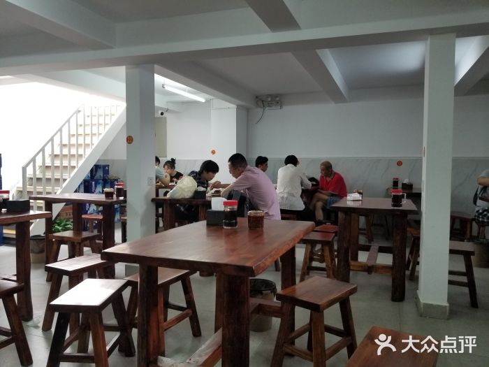 宝瑞门钉肉饼店大堂图片