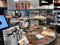 -Laderach 莱德拉(上海环贸iapm店)