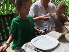 -三亚湾海居铂尔曼度假酒店