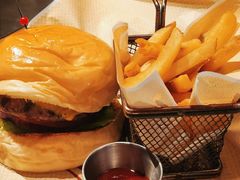 -BOURBON 玻本美式餐厅酒吧(虹桥新天地店)