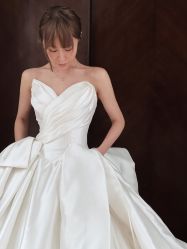 -Flora婚纱礼服定制租赁店