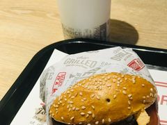 -The Habit Burger Grill 哈比特汉堡(复兴soho店)