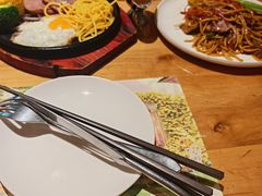 -月亮眼花园餐厅书吧酒吧