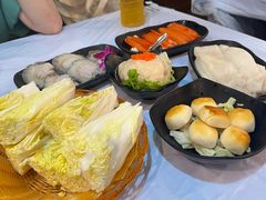 -鲜入围煮花胶鸡海鲜火锅