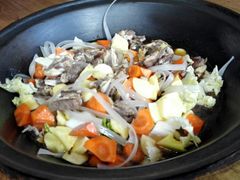 -粘豆包柴火铁锅炖