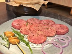 -山川小町·极番烧肉(新地假日广场店)