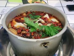 -晓彭肥肠鸡·泡椒鸡火锅(水木天地店)