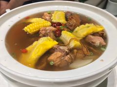 -江城小馆陕南妈妈菜·全球旅行餐厅(钟楼店)