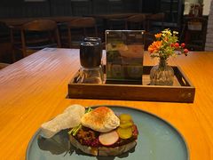 -JINNS锦时 steak&pizza(浸信会礼拜堂旧址店)