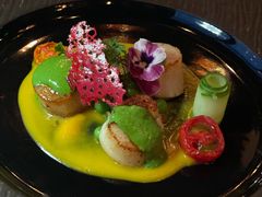 轻煎扇贝王配香草酱-Kathleen's Waitan 凯圣琳江景西餐厅(外滩店)