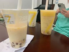 芒果白桃乌龙奶茶-7分甜(江宁万达店)