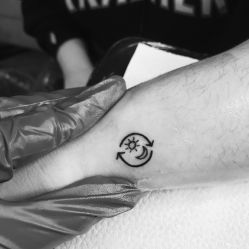 -SNOW TATTOO STUDIO