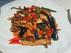-阿瓦山寨·湘菜现炒·剁椒鱼头王(咸阳总店)