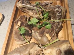 手抓羊肉-青歌牧场牛羊肉海鲜火锅(澄湖店)