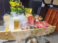 -铭牛烧肉·和牛海鲜自助(高新月牙湖店)