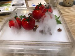 番茄脆菇沙拉-小大董·烤鸭(凤凰汇店)