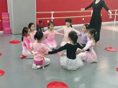 -舞霖精灵国际舞蹈教育中心(华创生活广场店)