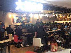等位区-汇吃汇喝美食街(上海建发浦悦荟广场店)