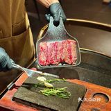 什么❗️拿茅台酒做牛排❓好香呀❗️