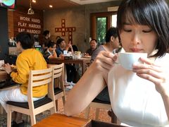 -Chom Cafe and Restaurant