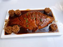 鱼米之乡-苹果树下艺术餐厅(宋庄店)