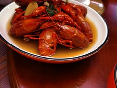 -虾弄弄海派小龙虾·牛羊蝎子火锅