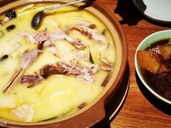 老鸭煲-弄堂里·寻味杭州(湖滨银泰in77C区店)