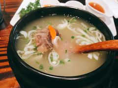 牛尾汤-和萌牛肠烧烤(财富中心店)