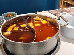 猪手鸳鸯锅-小街猪手(团结湖店)