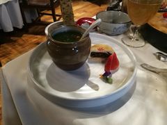 瑞丽黄冰糖青汁雪燕配丽江酥饼-泓0871臻选云南菜·味庄