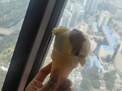 -中央电视塔旋转餐厅