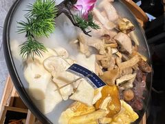 -一朵菌·野生菌探索家火锅(南亚店)