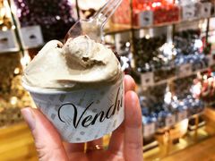 -VENCHI 闻绮(上海佛罗伦萨小镇店)