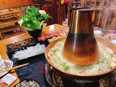 -果松木炭酸菜铜火锅·外婆参鸡汤