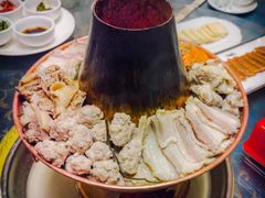 -一口猪海鲜浑锅·东北家常菜