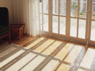 今日分享装修时找了好久的白色木质折叠门，美吗？