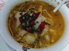 -渝是乎酸菜鱼(龙旗购物中心店)