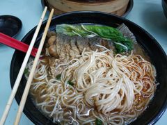 酱汁熏鱼面-食惠里小笼包面馆(越秀店)