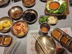 -草家酱蟹炭火烤肉店(珲春南路一店)