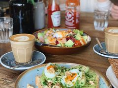 牛油果煮蛋吐司-RAC BAR(安福路店)