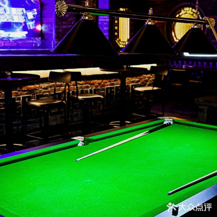 我居然在酒吧撑到扶墙出⁉️