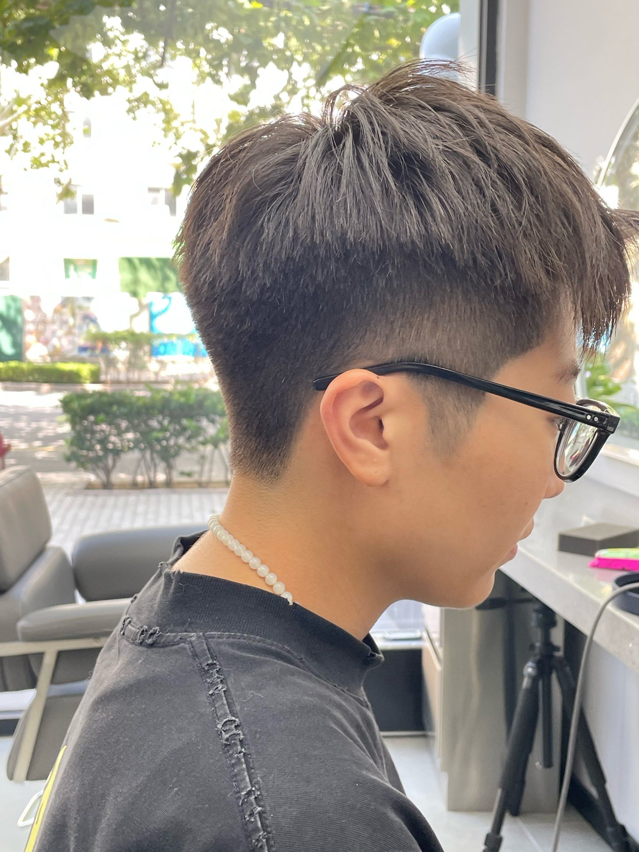 他们家剪头发也好做头发也好都可以放心头发的层次感剪的很不错也能懂