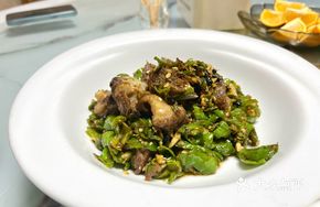 Mashed Pepper Stir-fried Pork Ribs