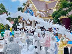 -七彩云南欢乐世界