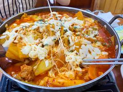-亲昵春川鸡排(韩国美食街店)