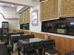 大堂-八两八金·莱芜特色炒鸡(市南漳浦路店)