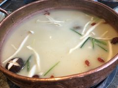 -三人行骨头王火锅(长寿店)