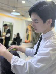 -V7 HAIR SALON
