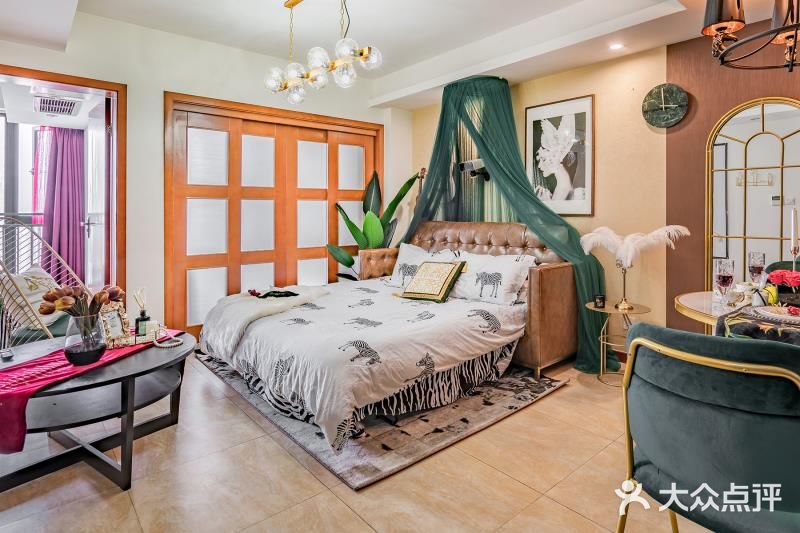 住进成都🌟 | 鲜艳又美腻！欢迎来到西域风情民宿🌺！